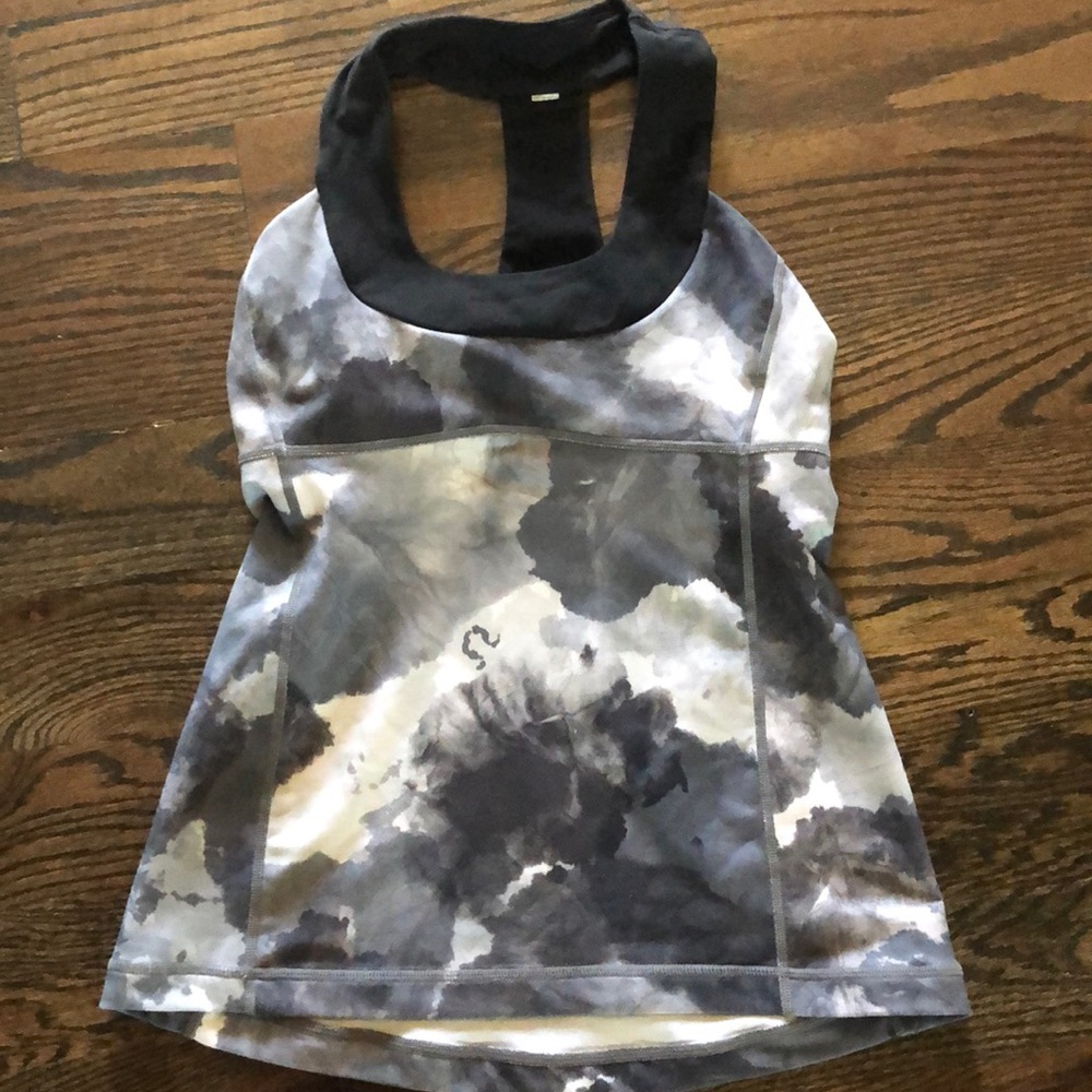 Lululemon patterned top with built in sports bra!!